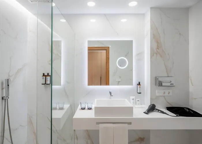 Galeones Affiliated By Melia Vigo